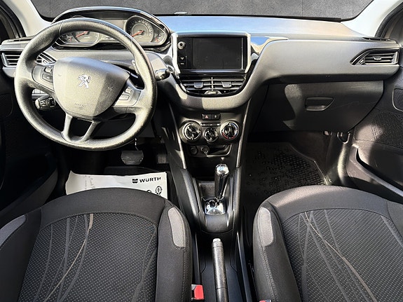 Peugeot 208 13 of 24