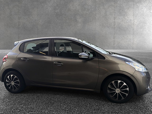 Peugeot 208 9 of 24