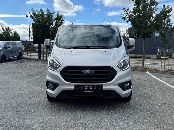 Ford Transit Custom 2 of 26