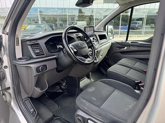 Ford Transit Custom 11 of 26