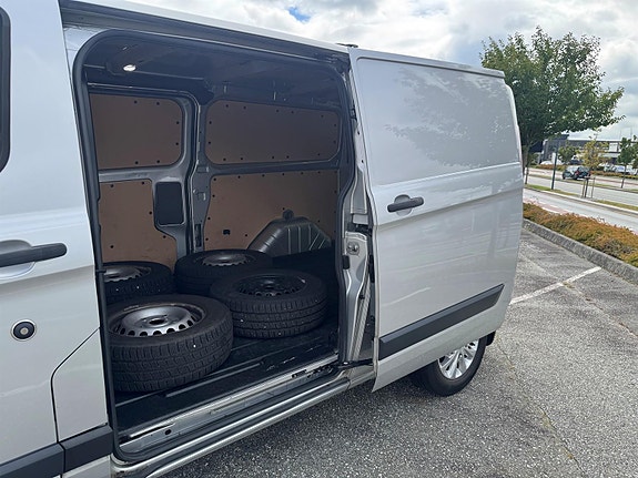 Ford Transit Custom 26 of 26