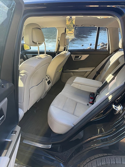 Mercedes-Benz GLK220 8 of 30