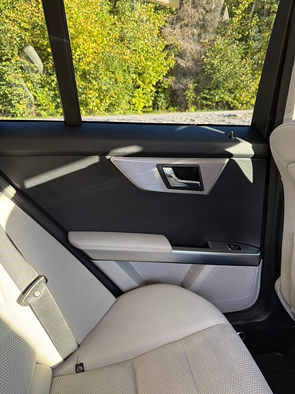 Mercedes-Benz GLK220 16 of 30
