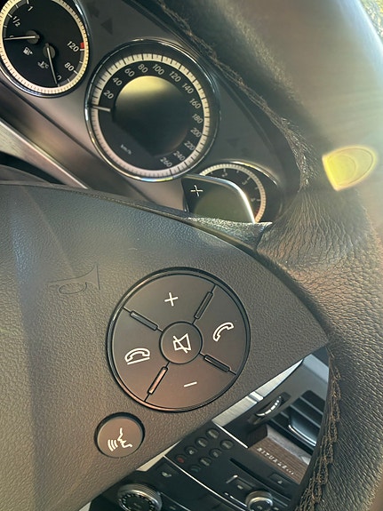 Mercedes-Benz GLK220 12 of 30