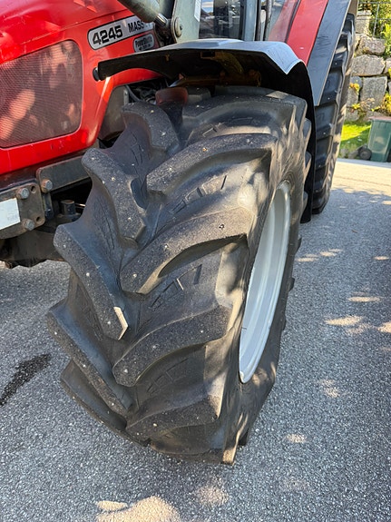 Massey Ferguson 4245 8 of 10