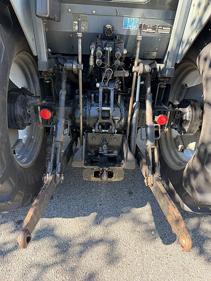 Massey Ferguson 4245 3 of 10