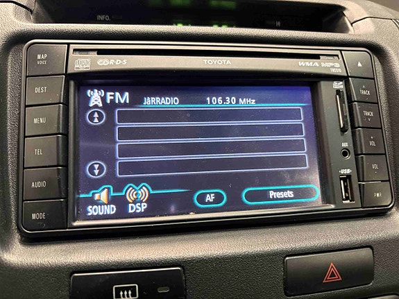 Toyota HiLux 18 of 28