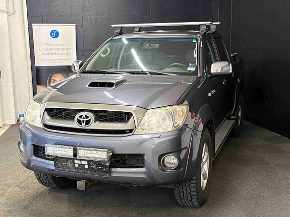 Toyota HiLux 4 of 28