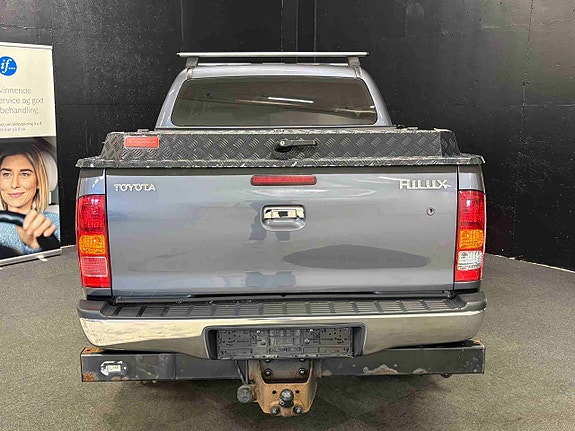 Toyota HiLux 6 of 28