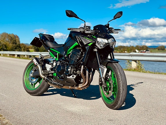Kawasaki Z 900 2 of 13