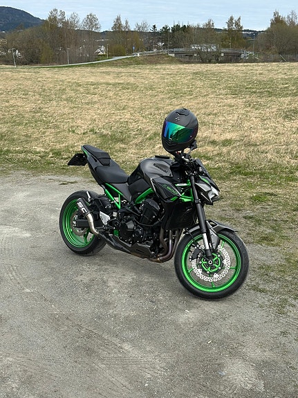 Kawasaki Z 900 9 of 13