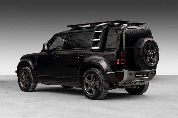 Land Rover Defender 110 5 of 26