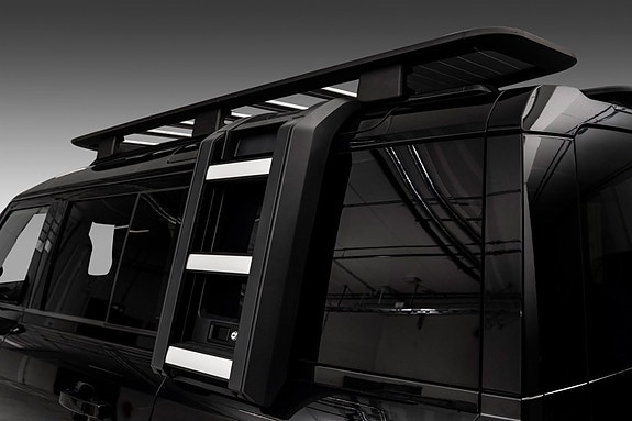 Land Rover Defender 110 10 of 26