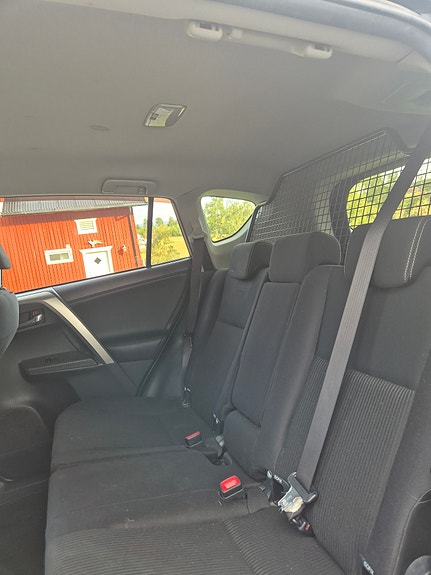 Toyota RAV4 15 of 19