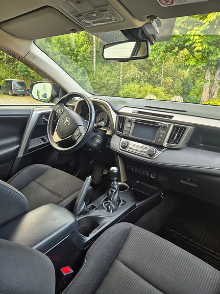 Toyota RAV4 17 of 19