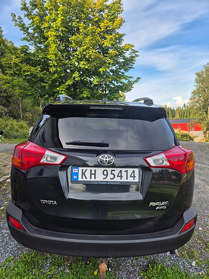Toyota RAV4 7 of 19