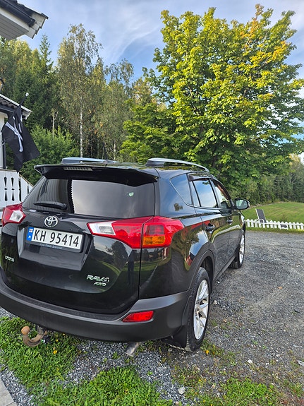 Toyota RAV4 6 of 19