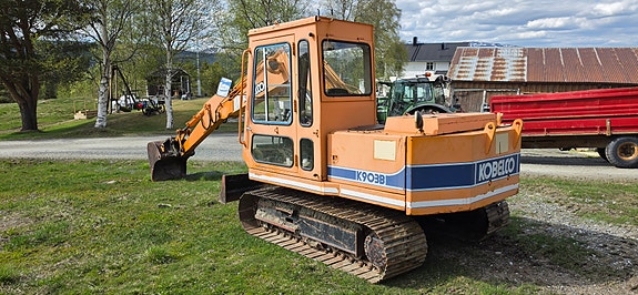Kobelco K903B 3 of 14