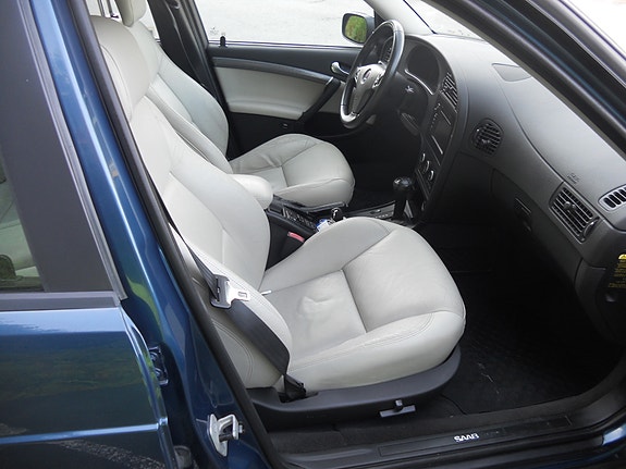 Saab 9-5 7 of 18