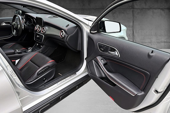 Mercedes-Benz GLA45 10 of 14