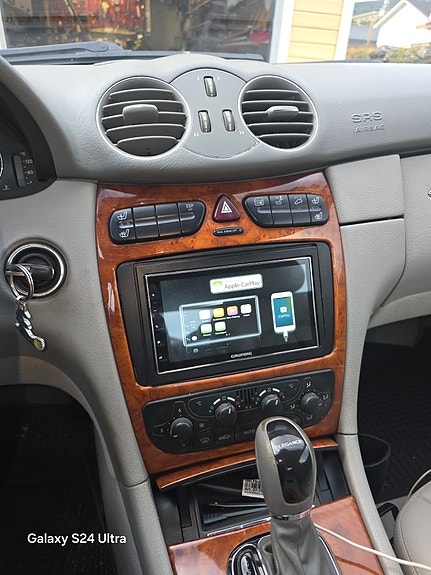 Mercedes-Benz CLK240 8 of 8