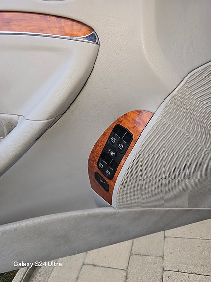 Mercedes-Benz CLK240 7 of 8