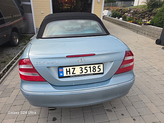Mercedes-Benz CLK240 2 of 8