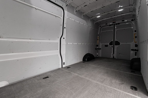 Volkswagen Crafter 24 of 25