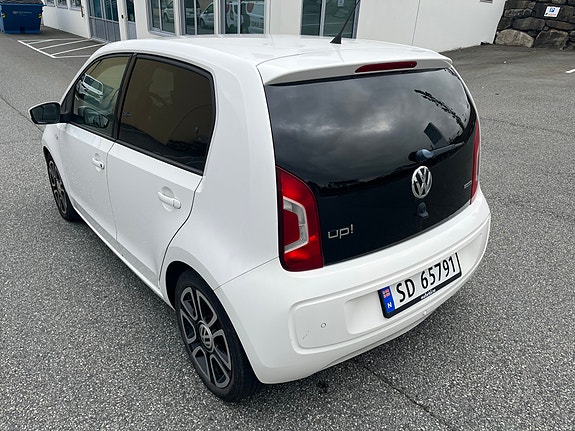 Volkswagen UP! 7 of 13