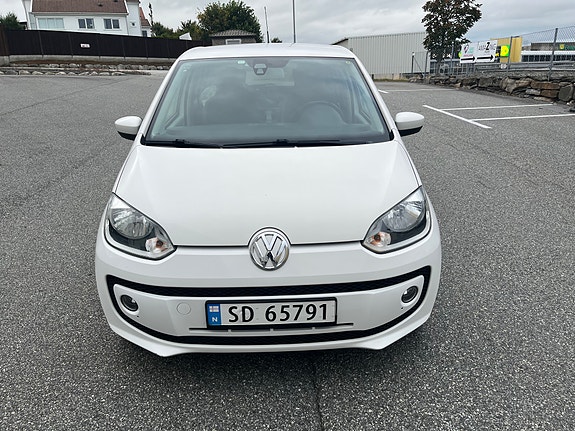 Volkswagen UP! 2 of 13