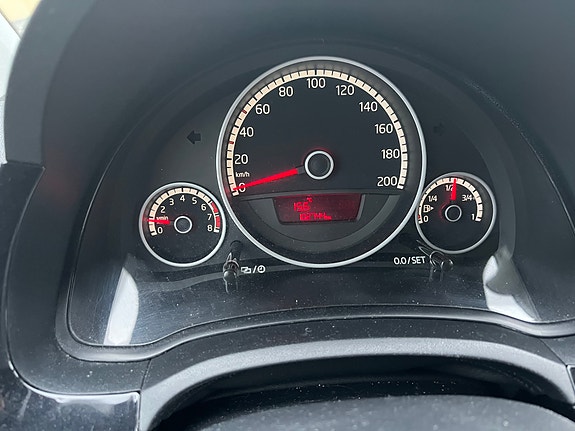 Volkswagen UP! 11 of 13