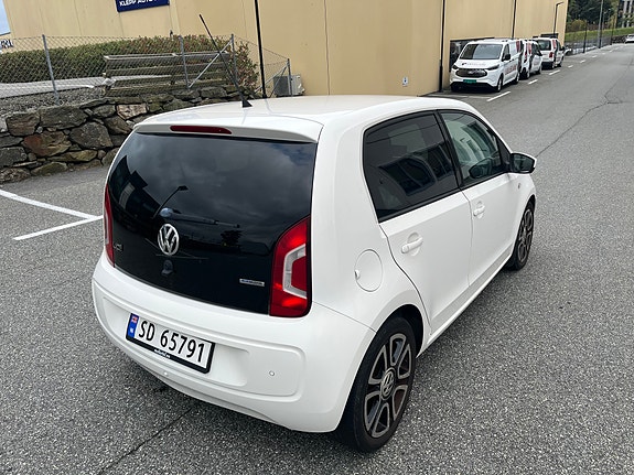 Volkswagen UP! 5 of 13