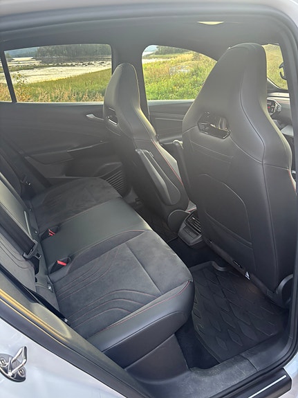 Volkswagen ID.5 GTX 9 of 23