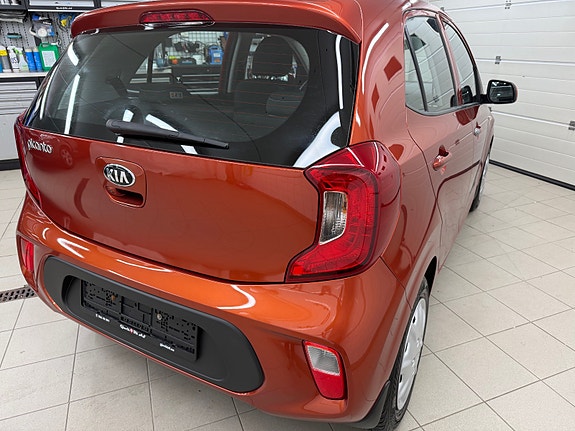 Kia Picanto 7 of 30