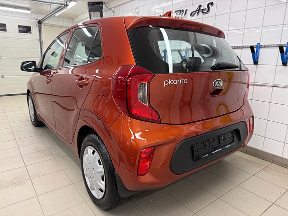 Kia Picanto 9 of 30