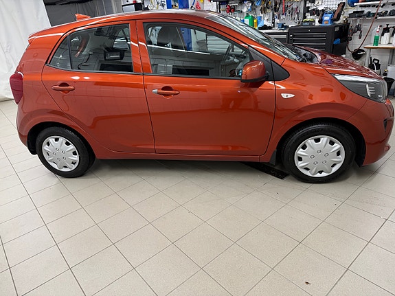 Kia Picanto 10 of 30
