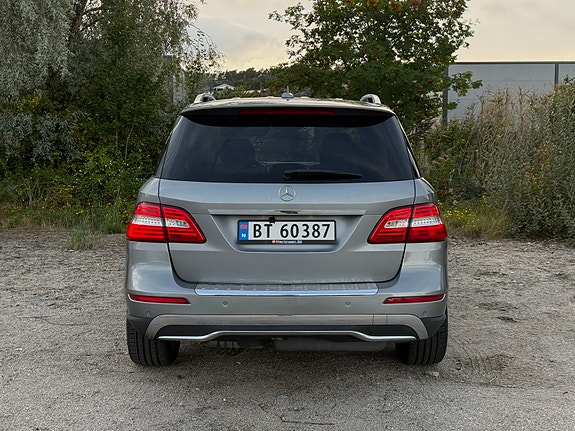 Mercedes-Benz ML250 8 of 30