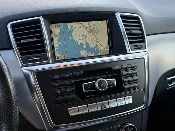 Mercedes-Benz ML250 22 of 30