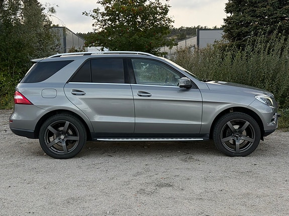 Mercedes-Benz ML250 5 of 30