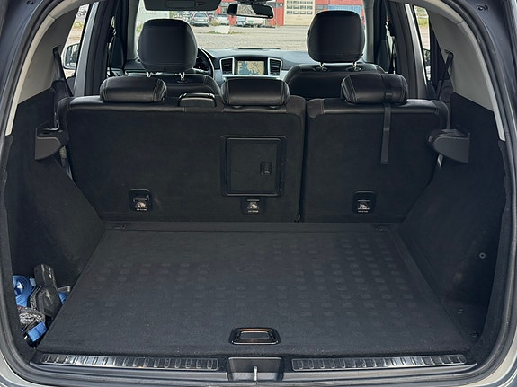 Mercedes-Benz ML250 28 of 30