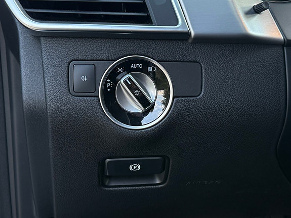 Mercedes-Benz ML250 24 of 30
