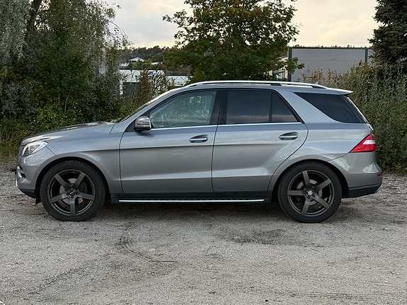 Mercedes-Benz ML250 10 of 30