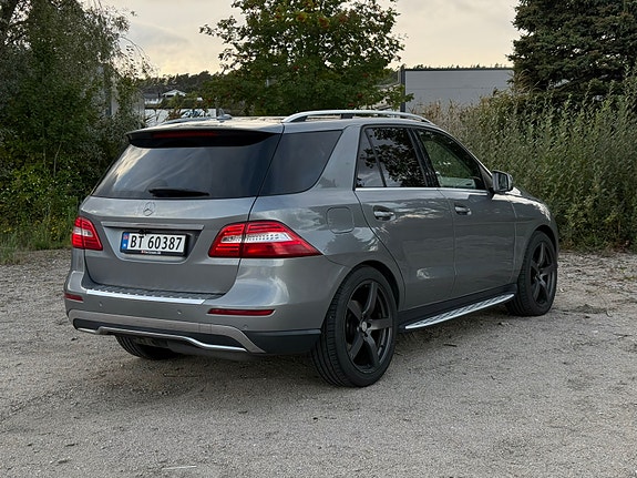 Mercedes-Benz ML250 7 of 30