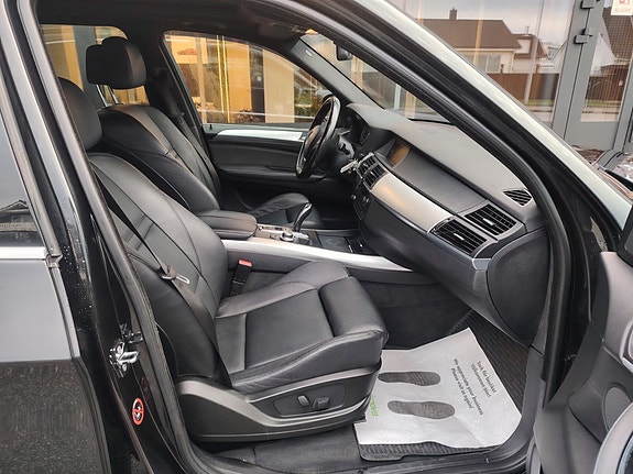BMW X5 11 of 17