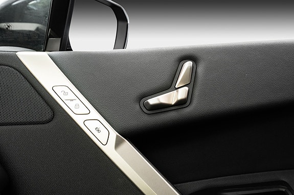 BMW iX 26 of 30