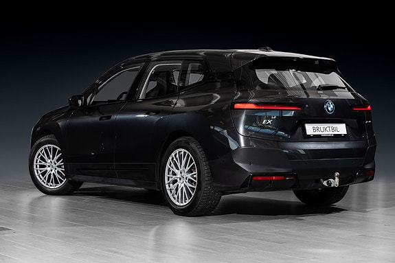 BMW iX 5 of 30