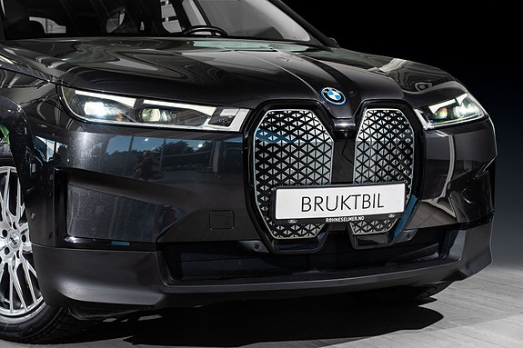 BMW iX 2 of 30