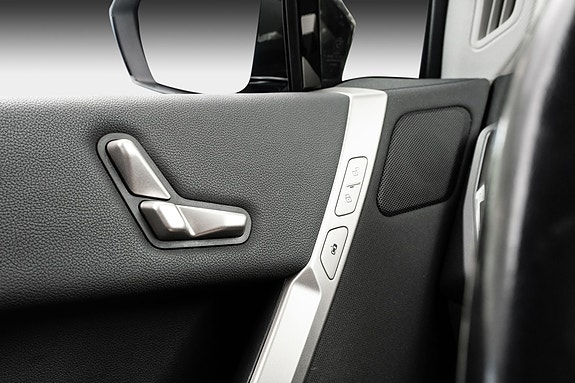 BMW iX 25 of 30