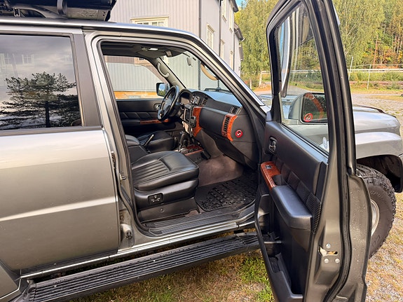 Nissan Patrol 26 of 30