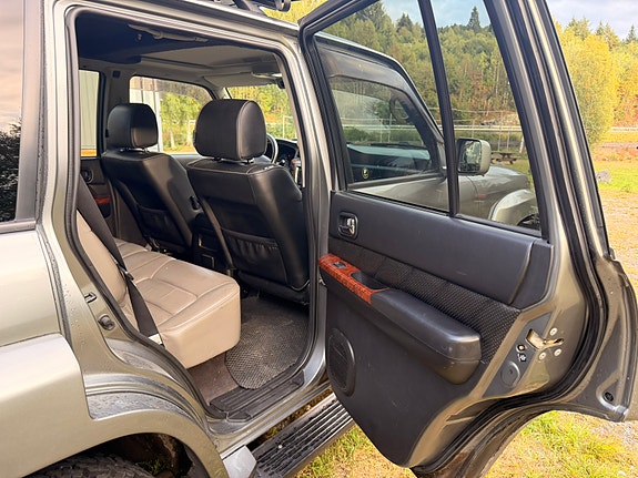 Nissan Patrol 25 of 30